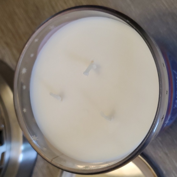 3 Wick Holiday Winter Candle Peace, Joy, & Good Will. Peppermint Vanilla - Picture 8 of 8
